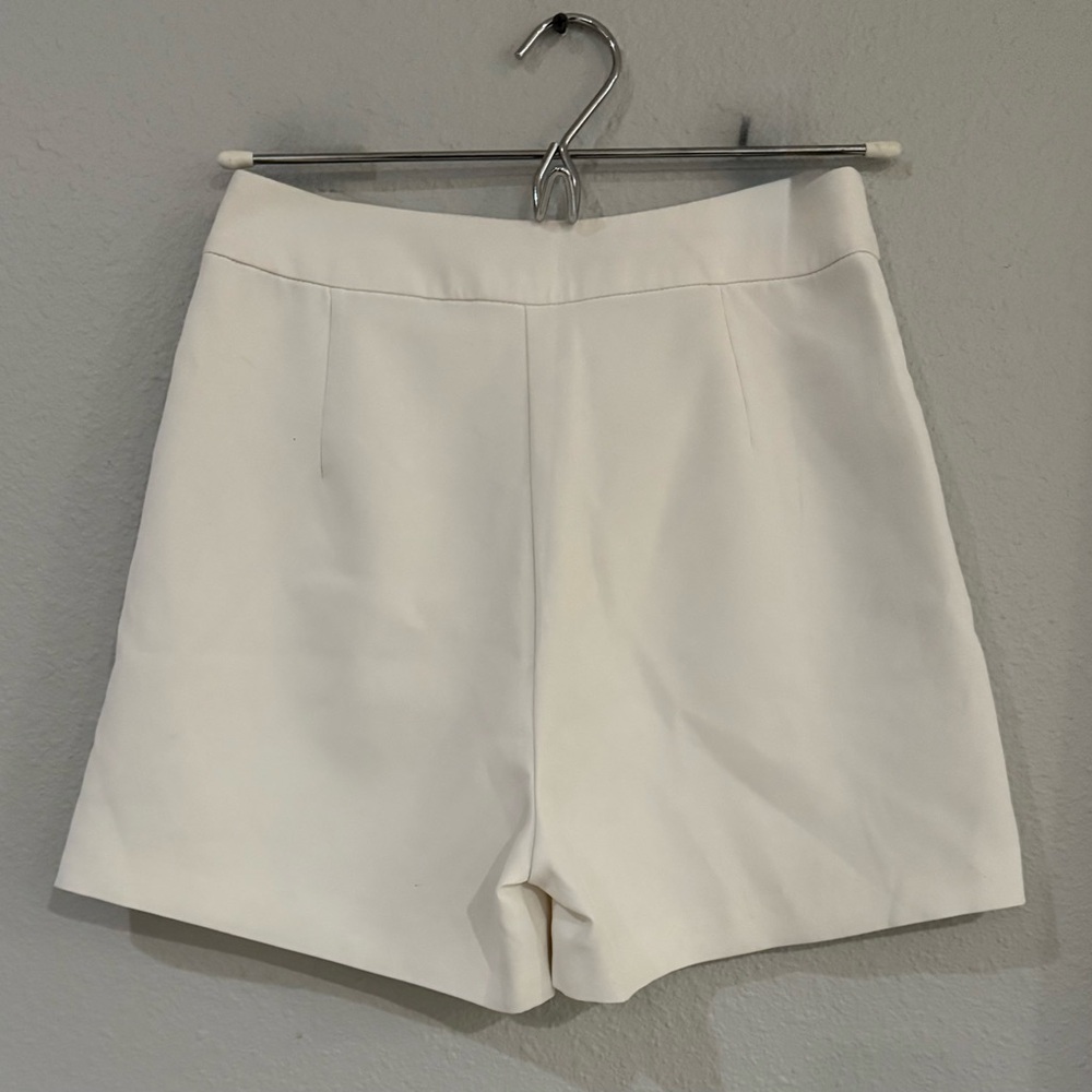 Women’s White Skort Gold Buttons XS - Picture 4 of 9
